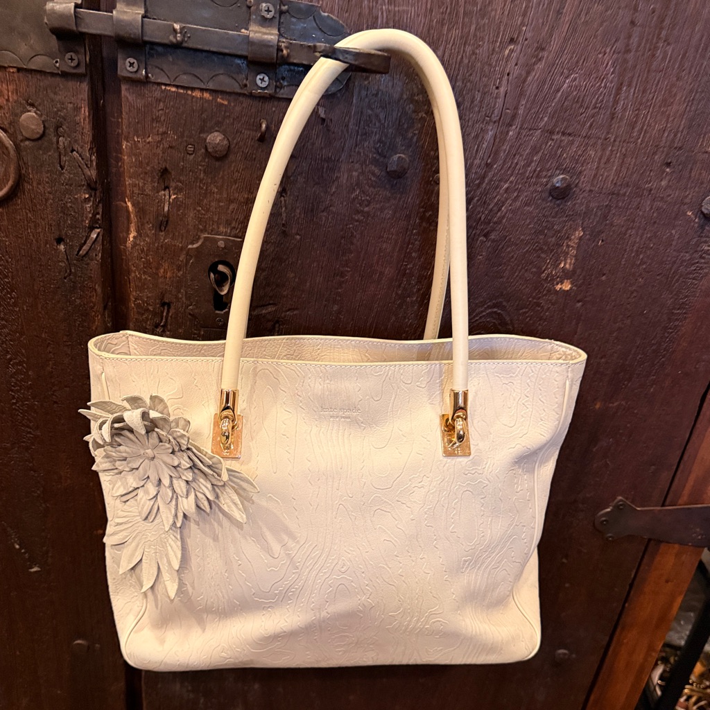 Kate Spade Rare Dove Gray White Wood Grain Leather Embossed 3d Flower Tote